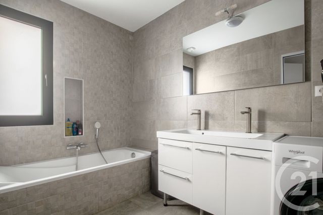 Maison à vendre - 5 pièces - 118 m2 - Corbas - 69 - RHONE-ALPES