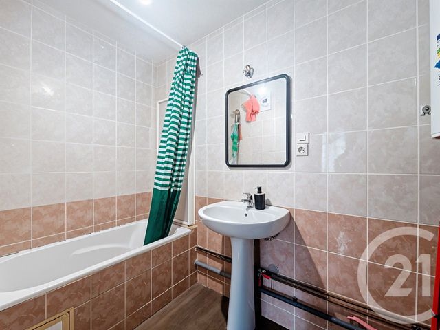 Appartement T4 à vendre - 4 pièces - 65 m2 - Venissieux - 69 - RHONE-ALPES