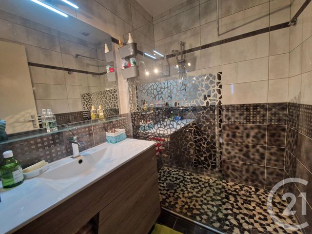 Maison à vendre - 5 pièces - 114 m2 - Corbas - 69 - RHONE-ALPES