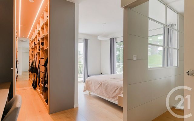 Maison à vendre - 7 pièces - 204 m2 - Corbas - 69 - RHONE-ALPES