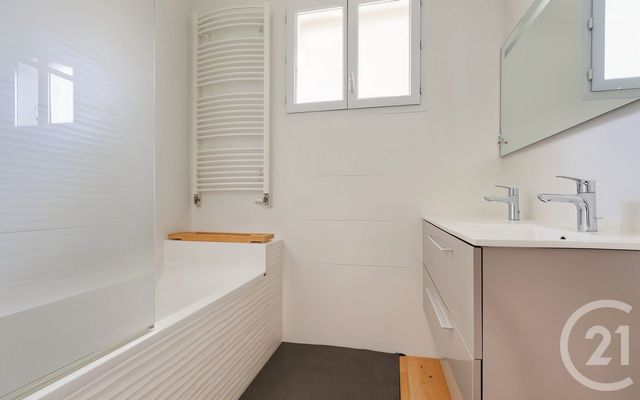 Maison à vendre - 7 pièces - 204 m2 - Corbas - 69 - RHONE-ALPES