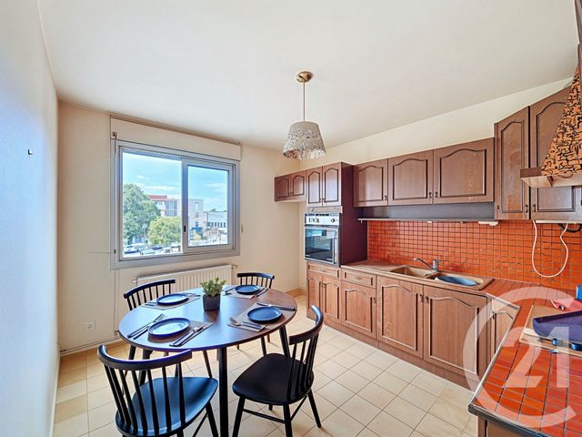 Appartement à vendre - 4 pièces - 80 m2 - Corbas - 69 - RHONE-ALPES