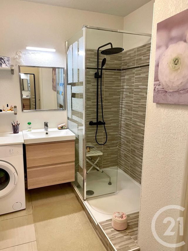 Appartement T3 à vendre - 3 pièces - 65,82 m2 - Feyzin - 69 - RHONE-ALPES