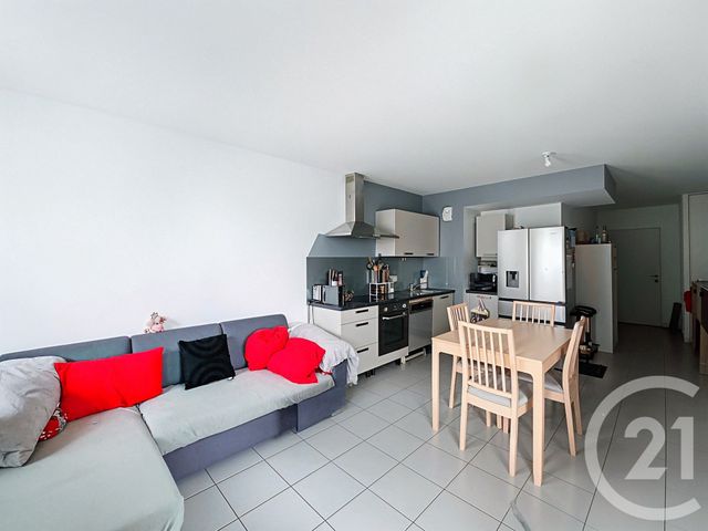 Appartement F3 à vendre - 3 pièces - 63,38 m2 - St Priest - 69 - RHONE-ALPES