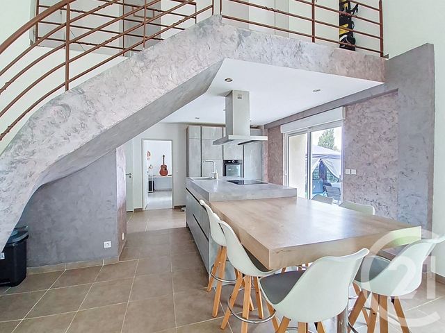 Maison à vendre - 4 pièces - 134 m2 - St Pierre De Chandieu - 69 - RHONE-ALPES