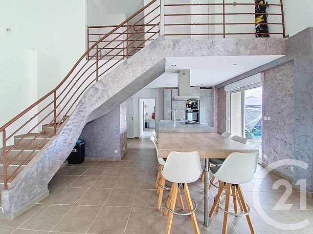 Maison à vendre - 4 pièces - 134 m2 - St Pierre De Chandieu - 69 - RHONE-ALPES