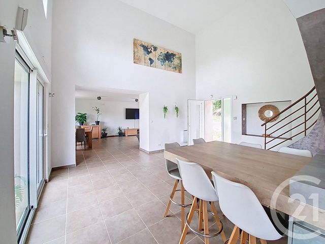 Maison à vendre - 4 pièces - 134 m2 - St Pierre De Chandieu - 69 - RHONE-ALPES