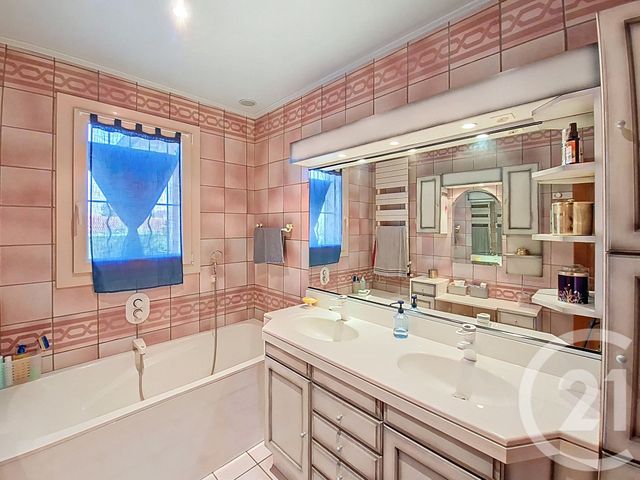 Maison à vendre - 6 pièces - 222 m2 - Feyzin - 69 - RHONE-ALPES