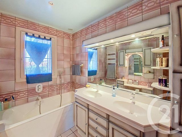 Maison à vendre - 6 pièces - 222 m2 - Feyzin - 69 - RHONE-ALPES