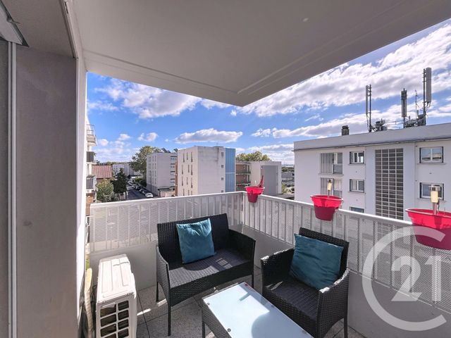 Appartement F4 à vendre - 5 pièces - 83,14 m2 - St Priest - 69 - RHONE-ALPES