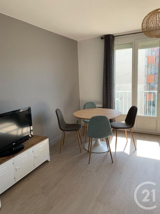 Appartement T3 à louer - 3 pièces - 62,19 m2 - Feyzin - 69 - RHONE-ALPES