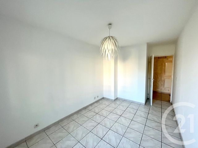 Appartement T4 à louer - 4 pièces - 80,83 m2 - Corbas - 69 - RHONE-ALPES