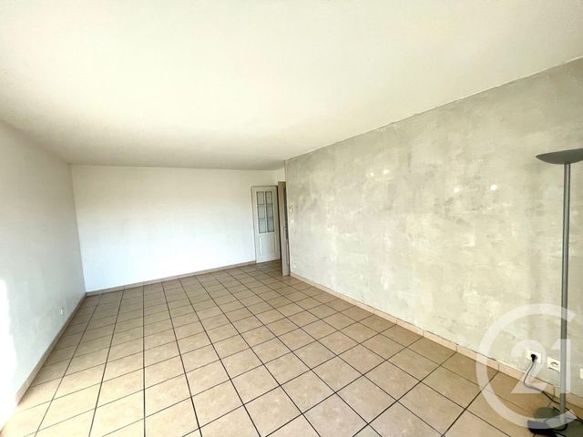 Appartement T4 à louer - 4 pièces - 80,83 m2 - Corbas - 69 - RHONE-ALPES