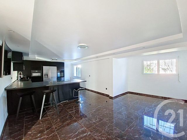 Maison à vendre - 6 pièces - 166 m2 - Corbas - 69 - RHONE-ALPES