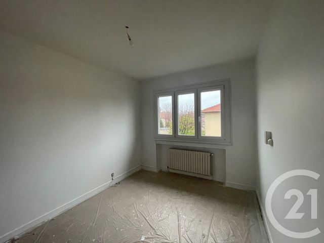 Appartement T3 à louer - 4 pièces - 110,36 m2 - Venissieux - 69 - RHONE-ALPES