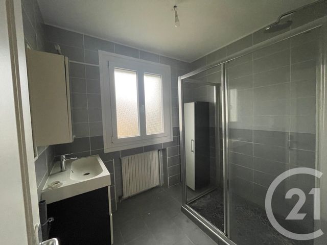 Appartement T3 à louer - 4 pièces - 110,36 m2 - Venissieux - 69 - RHONE-ALPES