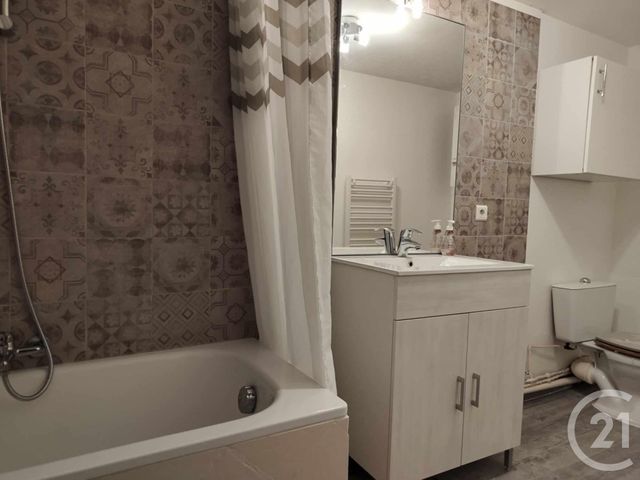 Appartement T3 &agrave; louer - 3 pi&egrave;ces - 71,32 m2 - St Symphorien D Ozon - 69 - RHONE-ALPES