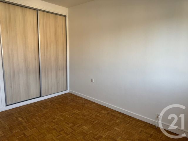 Appartement T3 &agrave; louer - 4 pi&egrave;ces - 110,36 m2 - Venissieux - 69 - RHONE-ALPES