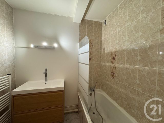 Appartement F3 &agrave; louer - 3 pi&egrave;ces - 62,86 m2 - Venissieux - 69 - RHONE-ALPES