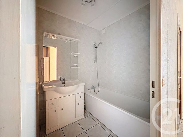 Appartement T3 &agrave; louer - 3 pi&egrave;ces - 67,43 m2 - Feyzin - 69 - RHONE-ALPES