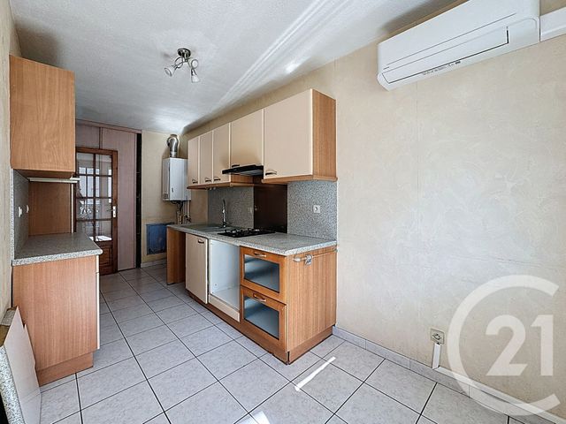 Appartement T3 &agrave; louer - 3 pi&egrave;ces - 67,43 m2 - Feyzin - 69 - RHONE-ALPES