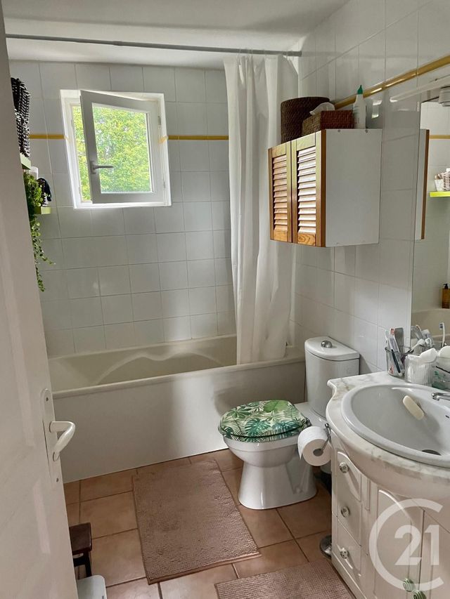 Appartement &agrave; louer - 3 pi&egrave;ces - 67,75 m2 - Chaponnay - 69 - RHONE-ALPES