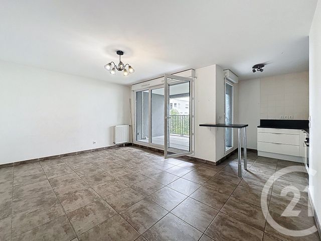 Appartement T3 &agrave; louer - 3 pi&egrave;ces - 60,16 m2 - Venissieux - 69 - RHONE-ALPES