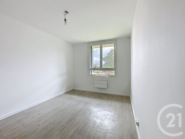 Appartement T4 &agrave; louer - 4 pi&egrave;ces - 64,35 m2 - Corbas - 69 - RHONE-ALPES