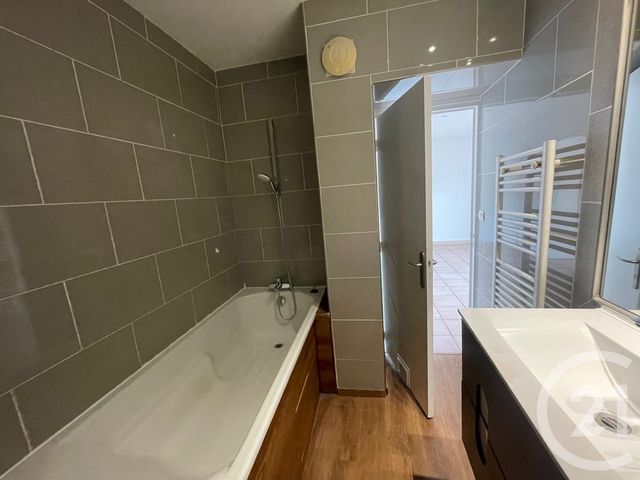Appartement &agrave; louer - 3 pi&egrave;ces - 69,53 m2 - St Symphorien D Ozon - 69 - RHONE-ALPES