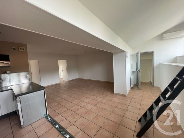 Appartement &agrave; louer - 3 pi&egrave;ces - 69,53 m2 - St Symphorien D Ozon - 69 - RHONE-ALPES