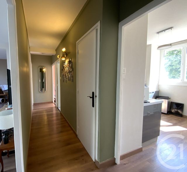 Appartement T3 &agrave; louer - 2 pi&egrave;ces - 60,07 m2 - St Priest - 69 - RHONE-ALPES