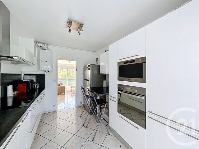 Appartement &agrave; vendre - 4 pi&egrave;ces - 76,18 m2 - St Fons - 69 - RHONE-ALPES