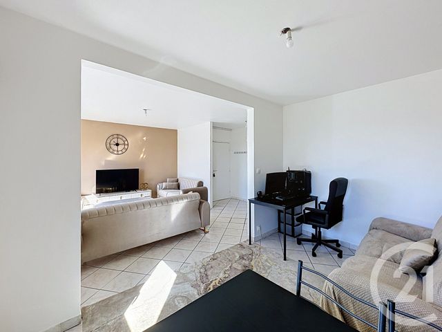 Appartement &agrave; vendre - 4 pi&egrave;ces - 76,18 m2 - St Fons - 69 - RHONE-ALPES