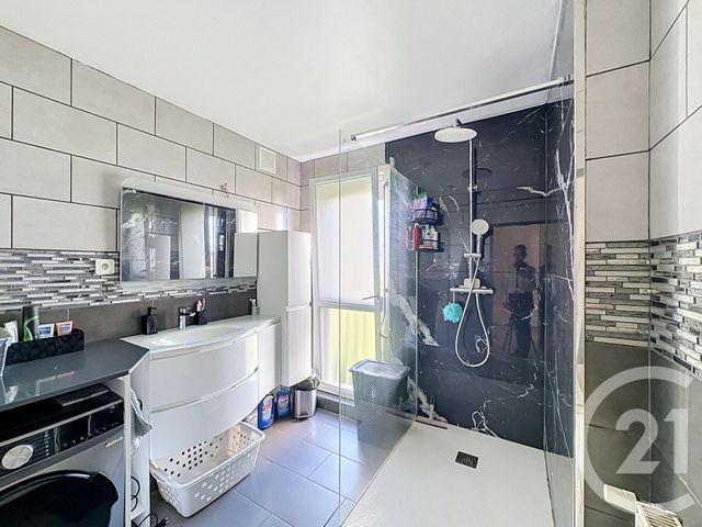 Appartement &agrave; vendre - 4 pi&egrave;ces - 76,18 m2 - St Fons - 69 - RHONE-ALPES