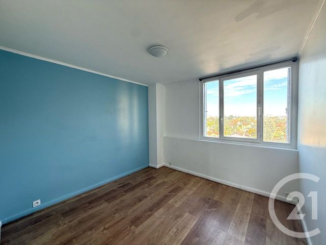 Appartement T4 &agrave; louer - 4 pi&egrave;ces - 73,61 m2 - Bron - 69 - RHONE-ALPES