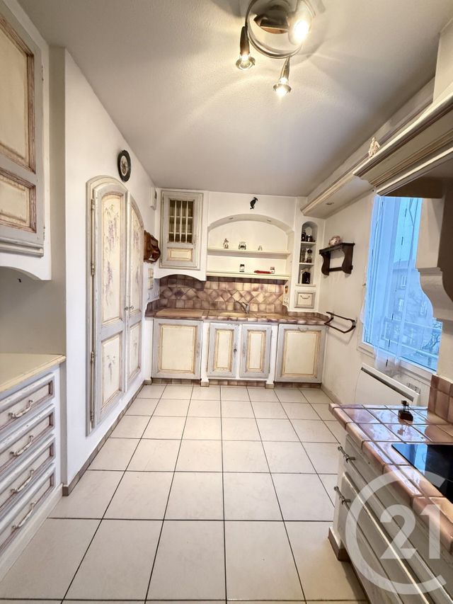 Appartement F4 &agrave; vendre - 5 pi&egrave;ces - 96 m2 - Grigny - 69 - RHONE-ALPES