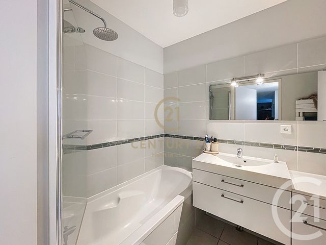 Appartement F3 à vendre - 3 pièces - 69,42 m2 - Grigny - 69 - RHONE-ALPES