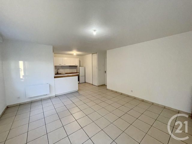 Appartement F3 &agrave; louer - 3 pi&egrave;ces - 63,55 m2 - Grigny - 69 - RHONE-ALPES