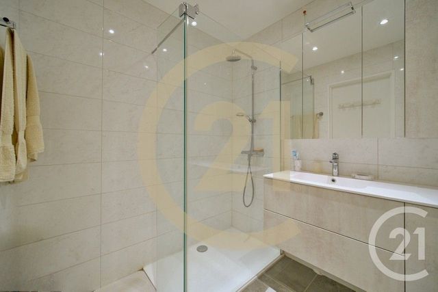 Appartement T4 à vendre - 4 pièces - 107,75 m2 - Lyon - 69008 - RHONE-ALPES