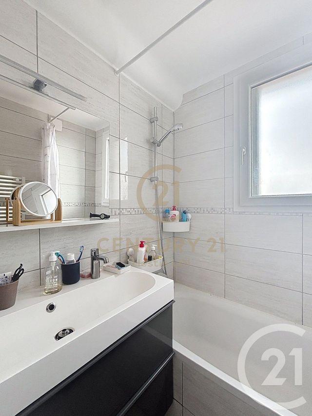 Appartement F3 à vendre - 3 pièces - 68,41 m2 - Lyon - 69008 - RHONE-ALPES