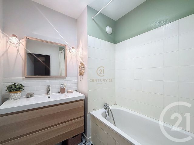 Appartement F3 à vendre - 3 pièces - 82,71 m2 - Lyon - 69008 - RHONE-ALPES