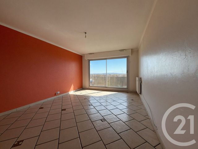 Appartement F5 à louer - 5 pièces - 97,43 m2 - Venissieux - 69 - RHONE-ALPES