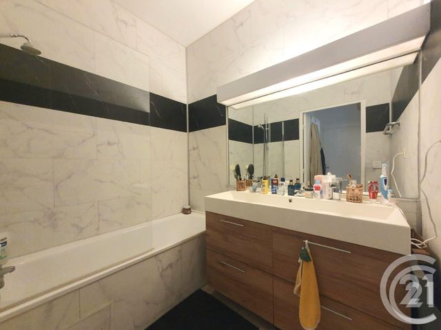 Appartement F3 à vendre - 3 pièces - 69,68 m2 - Lyon - 69003 - RHONE-ALPES