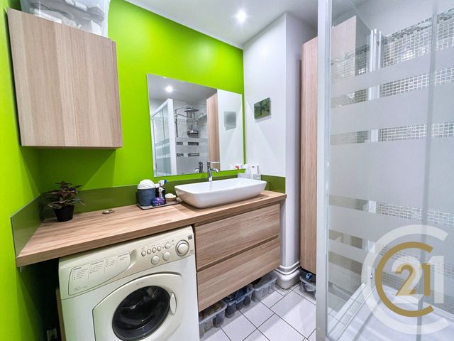 Appartement T3 à vendre - 3 pièces - 61,03 m2 - Bron - 69 - RHONE-ALPES