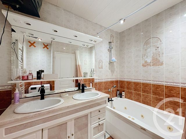 Appartement F5 &agrave; vendre - 5 pi&egrave;ces - 83 m2 - Lyon - 69008 - RHONE-ALPES