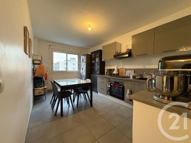 Appartement F3 &agrave; louer - 3 pi&egrave;ces - 63,28 m2 - Ste Foy Les Lyon - 69 - RHONE-ALPES