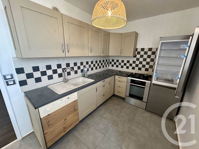 Appartement F2 &agrave; louer - 2 pi&egrave;ces - 54,06 m2 - Bron - 69 - RHONE-ALPES