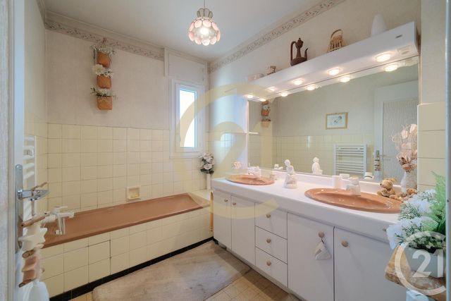 Appartement T3 &agrave; vendre - 3 pi&egrave;ces - 84,79 m2 - Lyon - 69008 - RHONE-ALPES