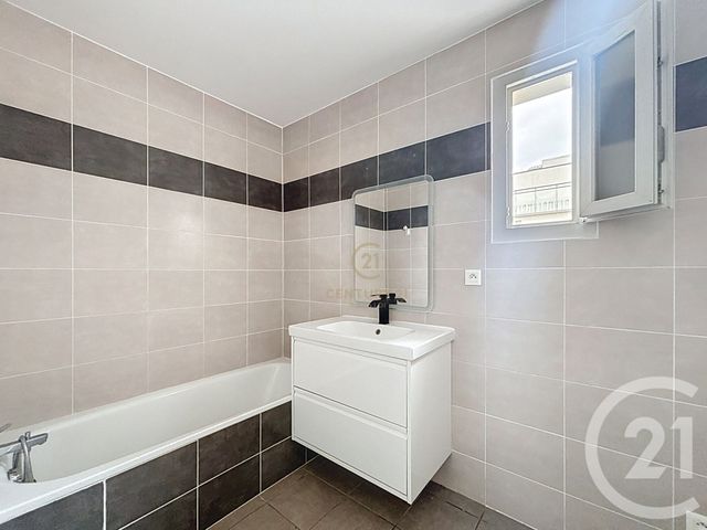 Appartement F3 &agrave; vendre - 3 pi&egrave;ces - 70 m2 - Decines Charpieu - 69 - RHONE-ALPES