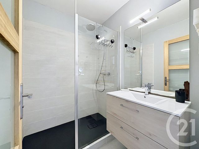 Appartement T3 &agrave; louer - 3 pi&egrave;ces - 68,31 m2 - Venissieux - 69 - RHONE-ALPES